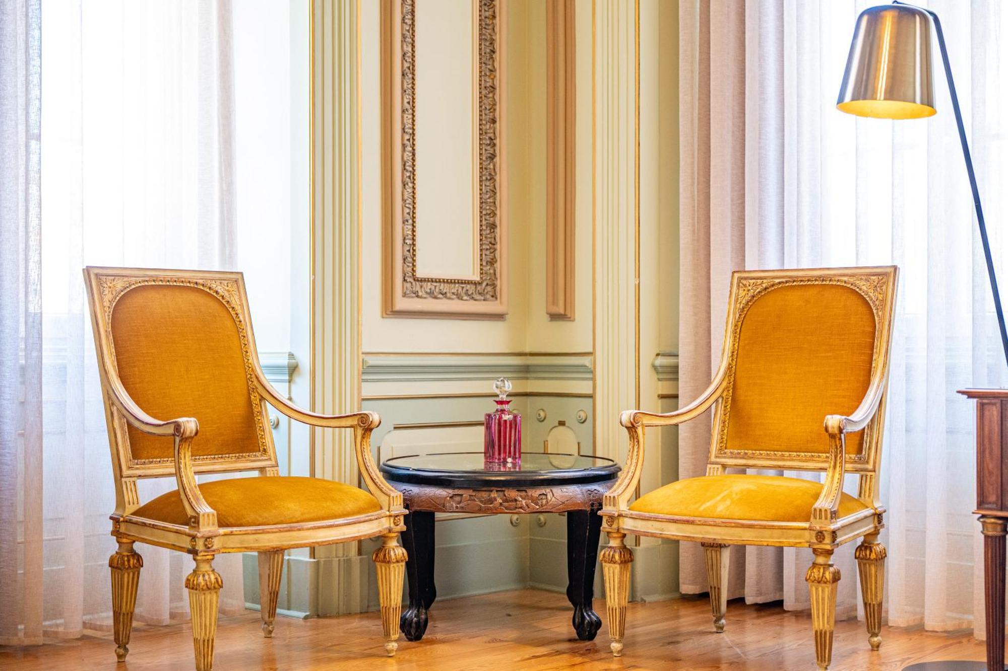 Signature Suite