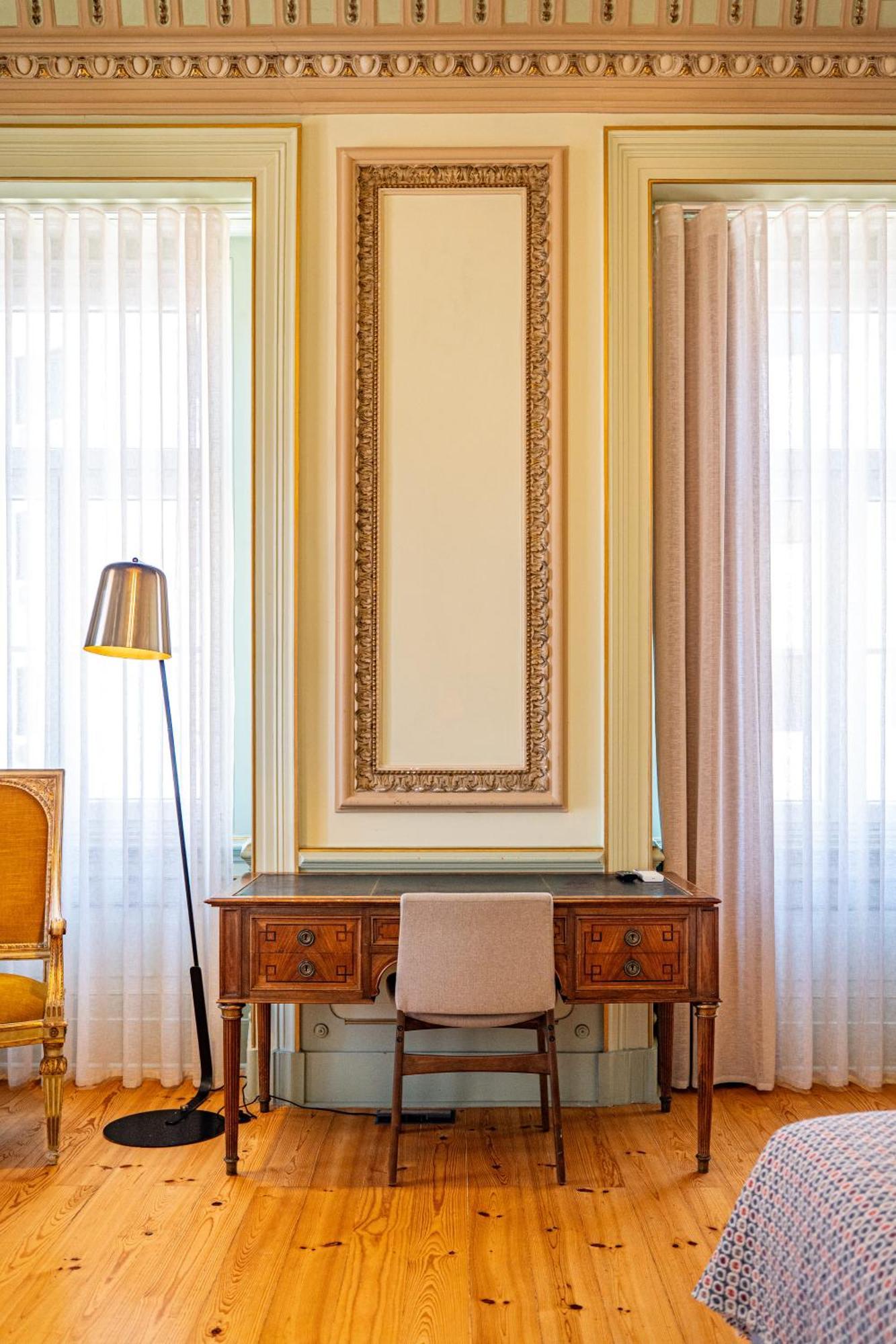 Signature Suite