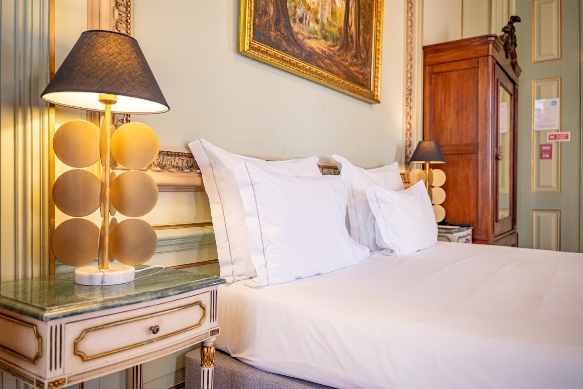 Signature Suite